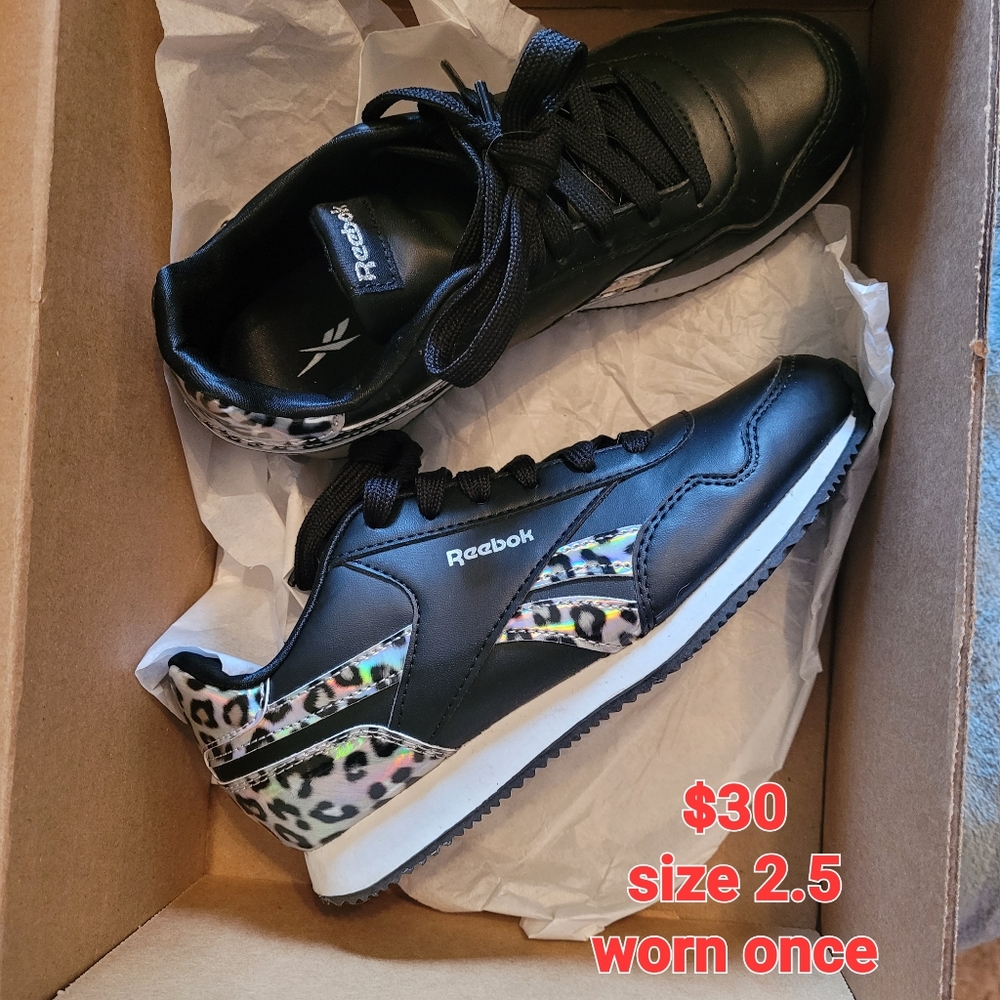 Girls Reebok sneakers with cheetah print